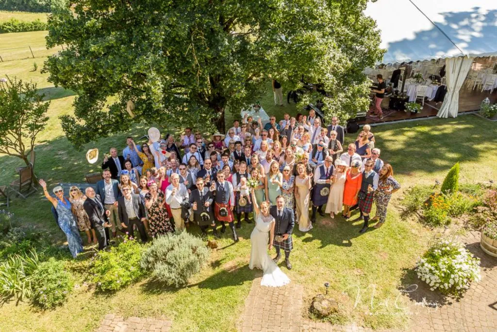 Votre organisatrice de mariage vous conduits avec sérénité et sérieux sur le chemin de l’organisation de votre mariage sur mesure