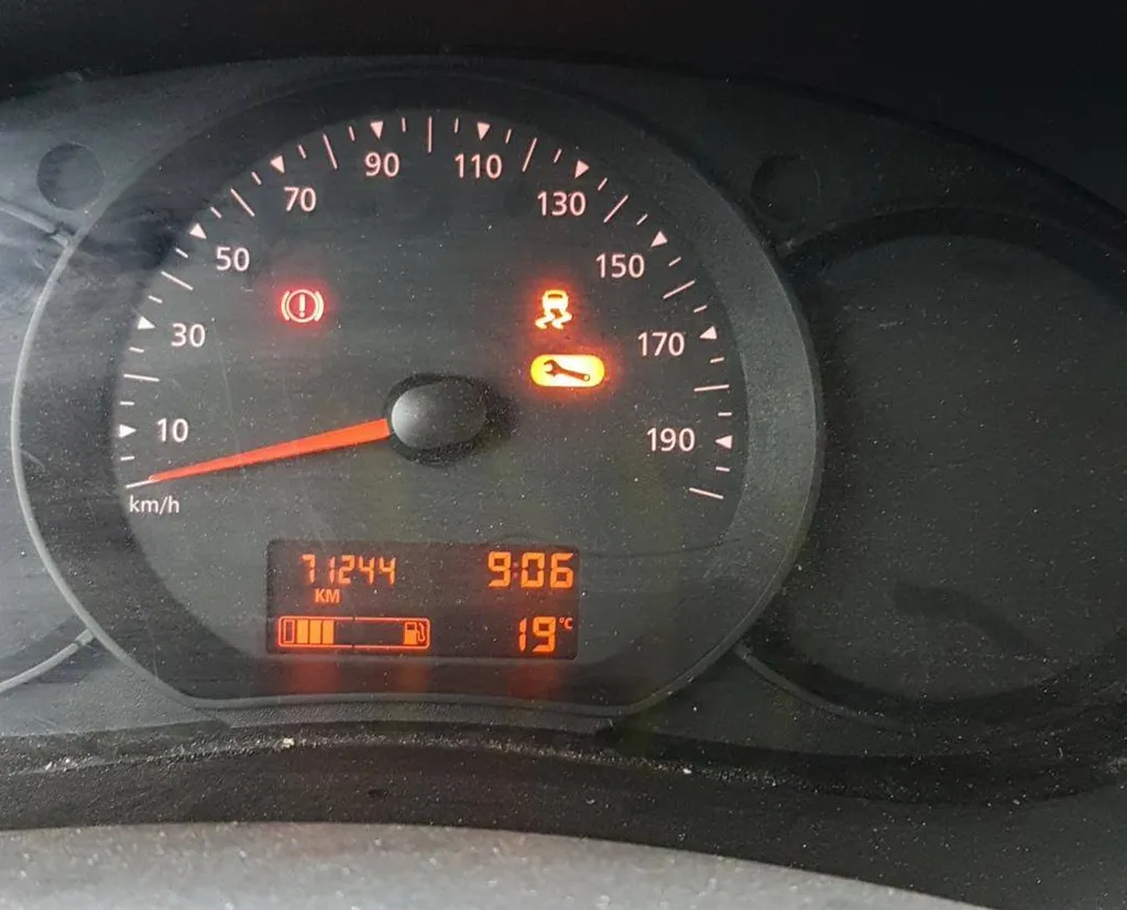 Votre véhicule obtiendra un contrôle technique défavorable si le voyant ESP est allumé 