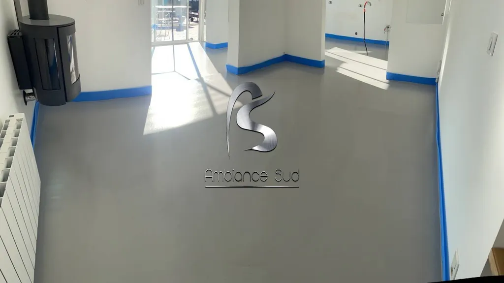 Sol en béton cire coulé décoratif à Merindol dans le Vaucluse