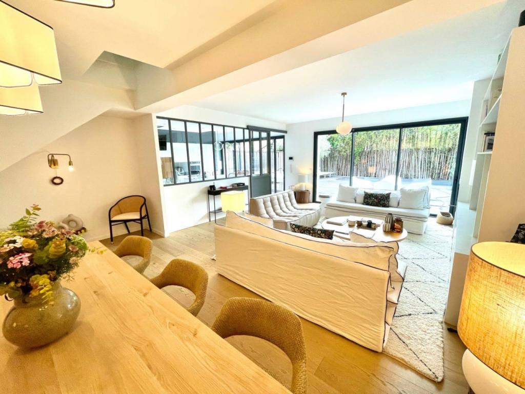 Vendue Belle maison récente Bordeaux Caudéran à proximité du Parc Bordelais 