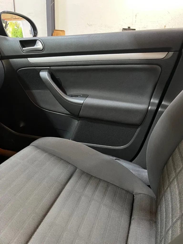 Réfection de portière de voiture abîmée à Bordeaux