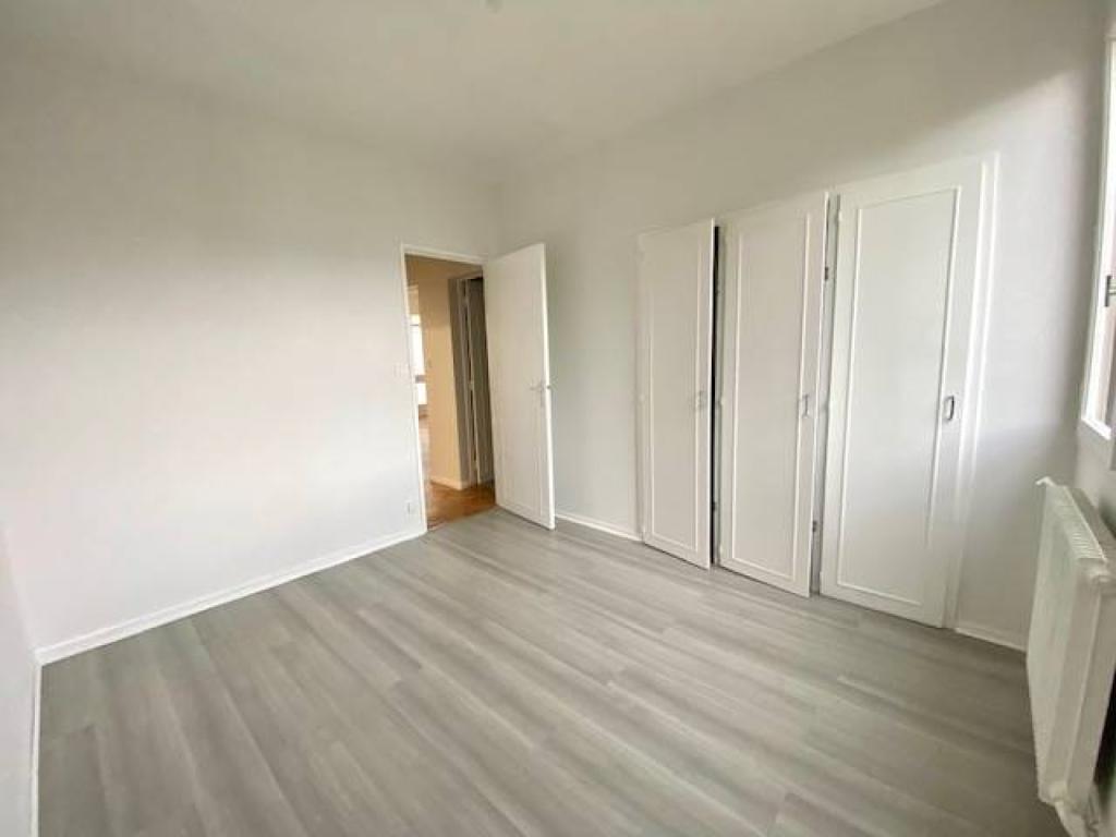 T4 avec balcon à vendre à caudéran proche monséjour avec parking libre