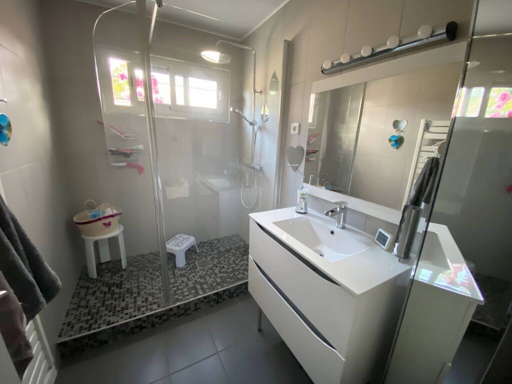 roquefort la bédoule villa avec terrain plat a la vente