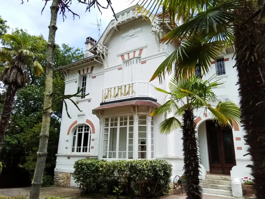 Rénovation d'un garde-corps en bois pour une demeure à Arcachon
