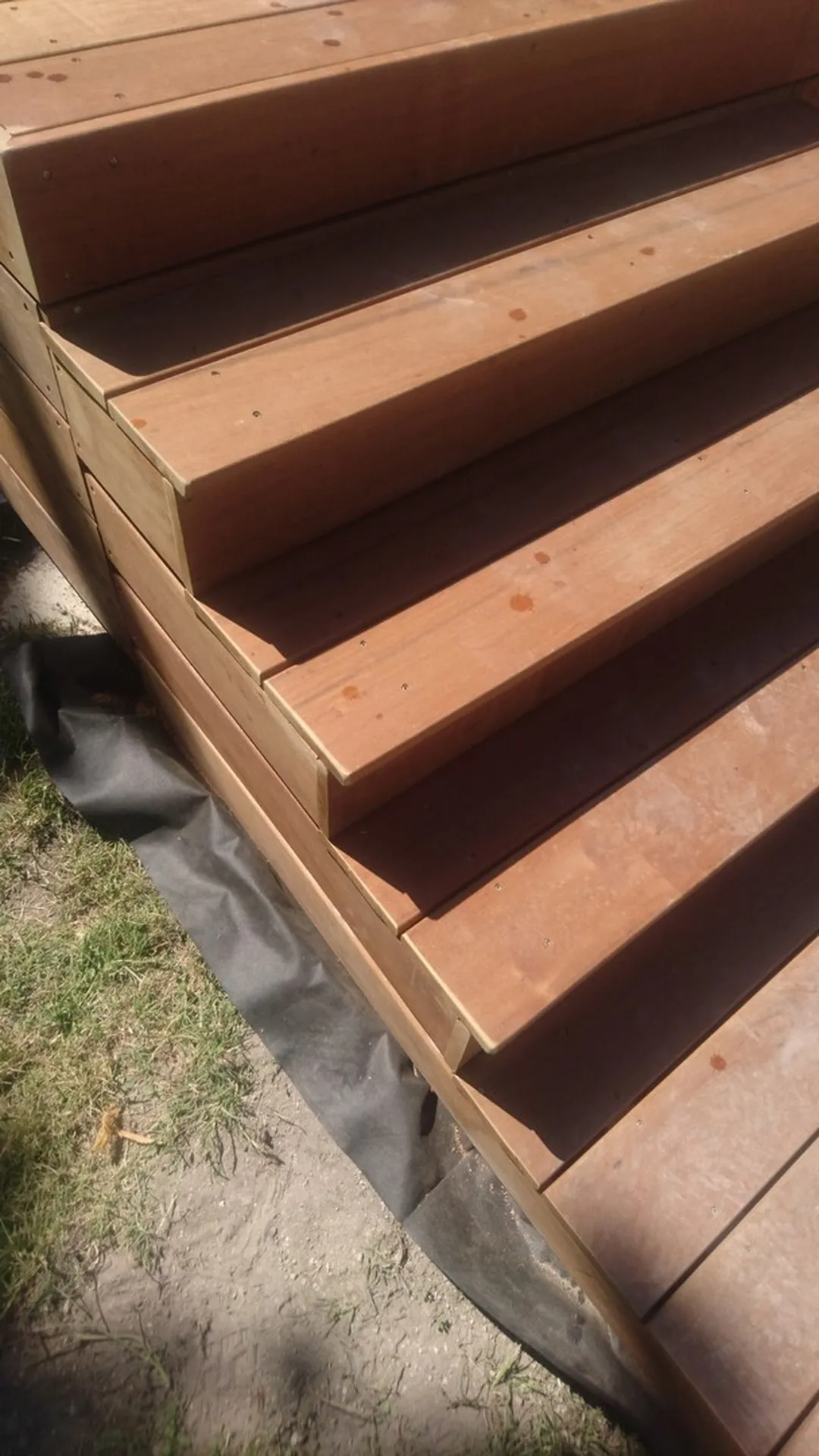 Tour d'une piscine bois en bois exotique Itauba sur structure poutre et lambourde bois exotique à Mimet