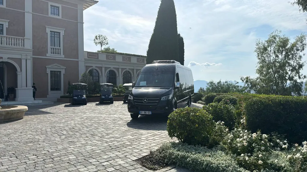 Locations Véhicules de prestige avec Chauffeur chez Provence Prestige Boyadjian  à Marseille et en région PACA