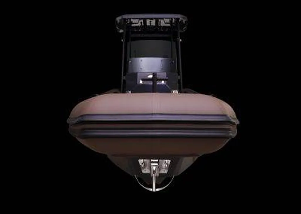 Semi-rigide sportif Brig Navigator 26 Bandol