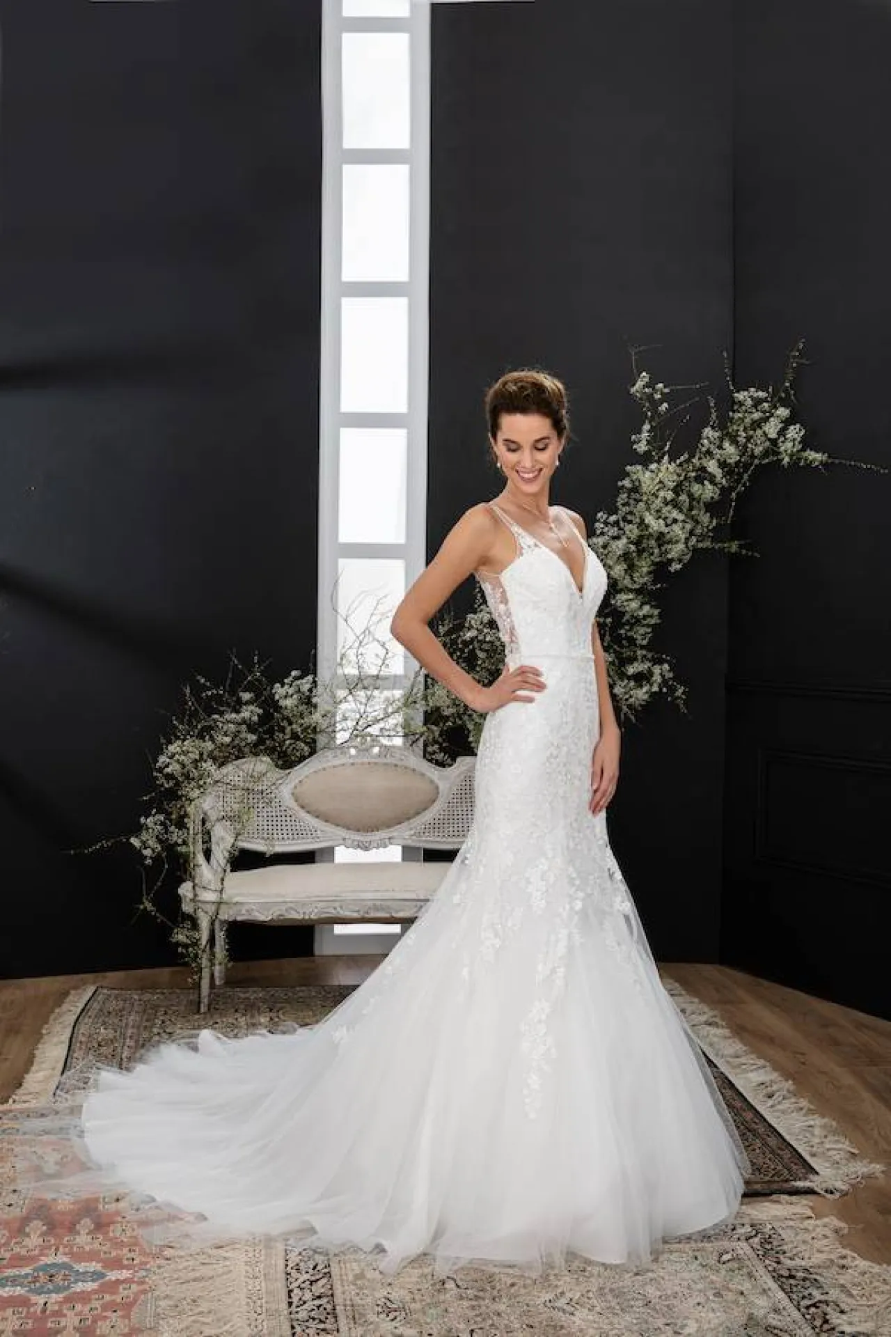 Robe de mariée sirène flamenco en dentelle ajustée près du corps Violaine Marseille.