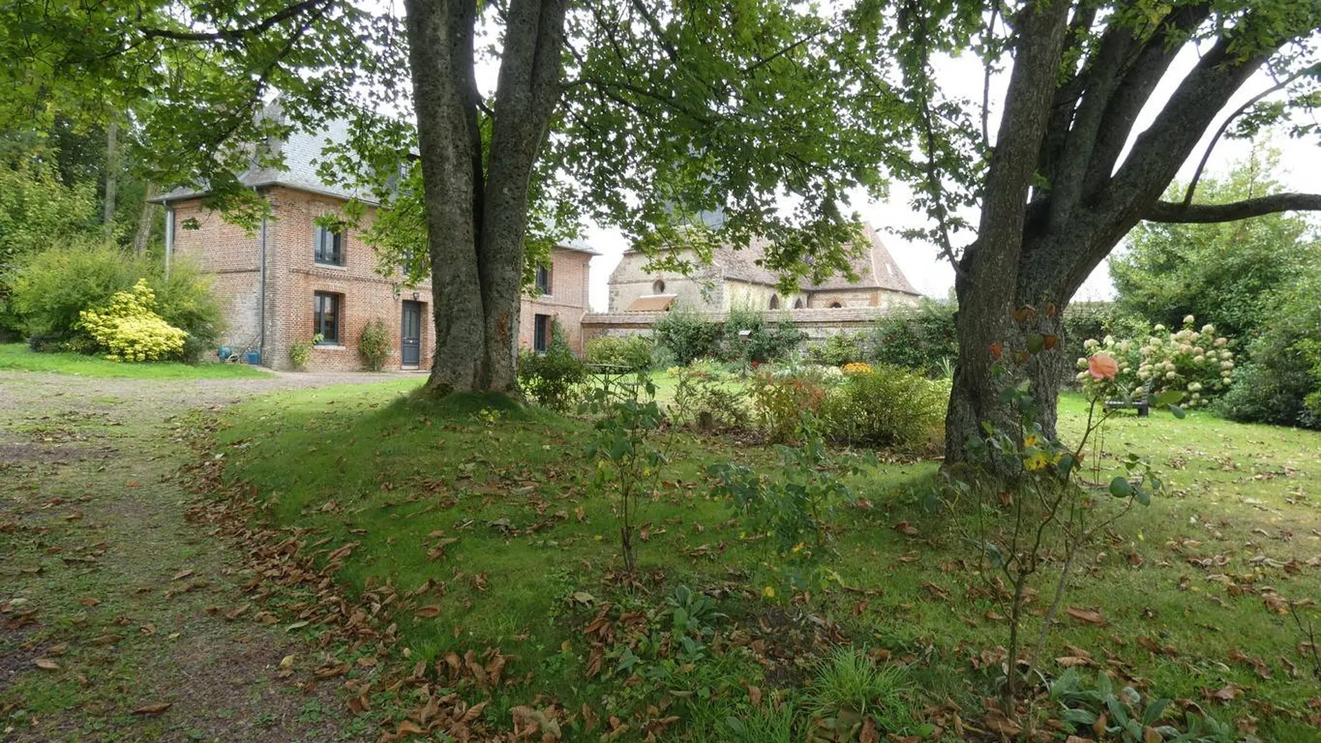 Ancien presbytère rénové, sur l'axe Amiens/Rouen en Normandie, 76