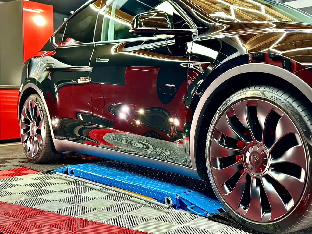 Protection carrosserie PPF Lyon plus traitement céramique carrosserie Tesla model Y Perf 