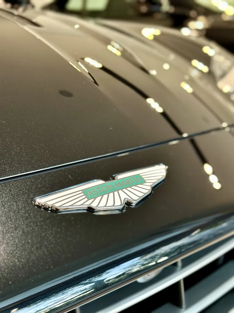 film plastique protection carrosserie film PPF Lyon traitement céramique DETAILING carosserie Aston Martin DB12 