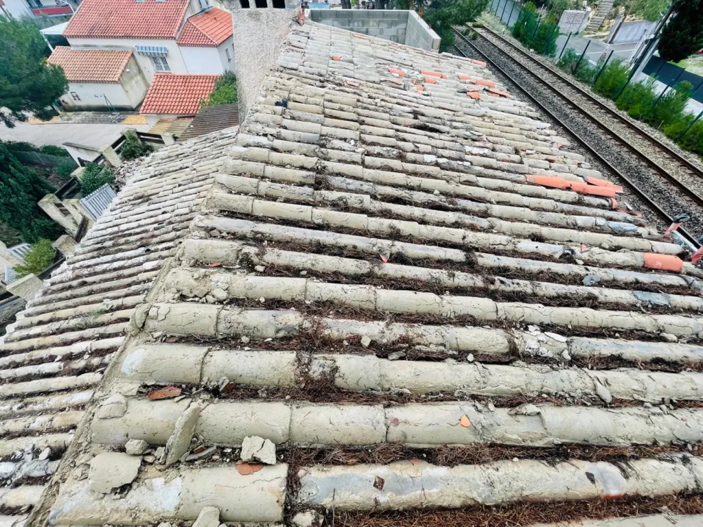 depose tuile de toiture près de aix en provence