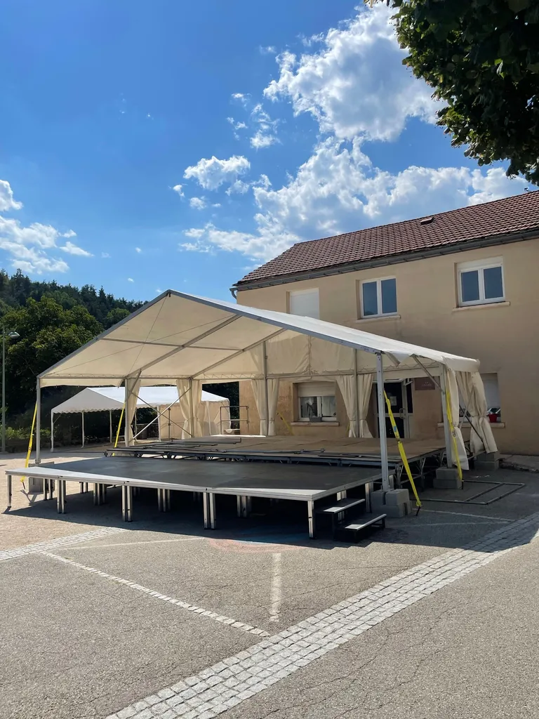 Chapiteau de couverture