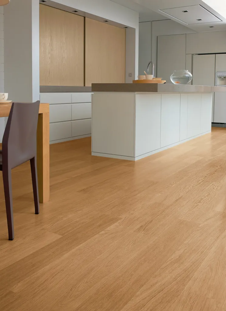 stratifié QUICKSTEP U896 chêne verni naturel