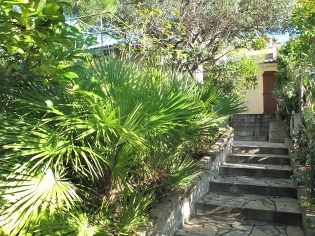 Vente villa  3 Cassis dans domaine privé avec piscine et tennis