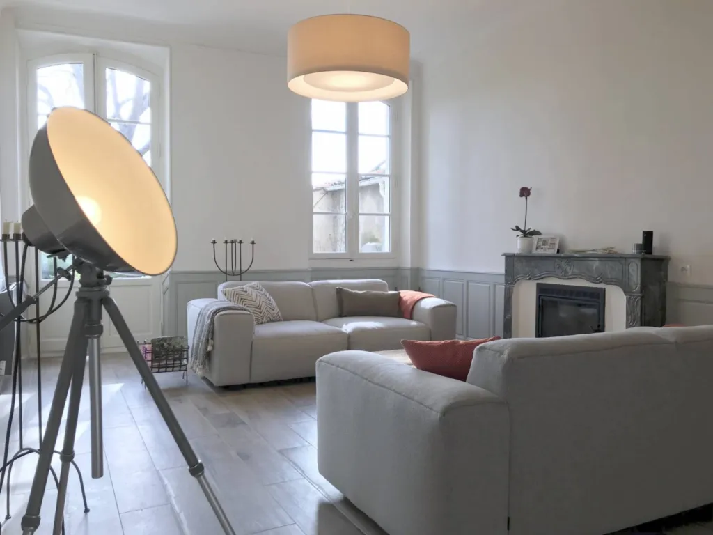 Rénovation d'un  salon d'une maison de ville dans le Luberon par Inspirations d'Intérieurs agence à Pertuis 