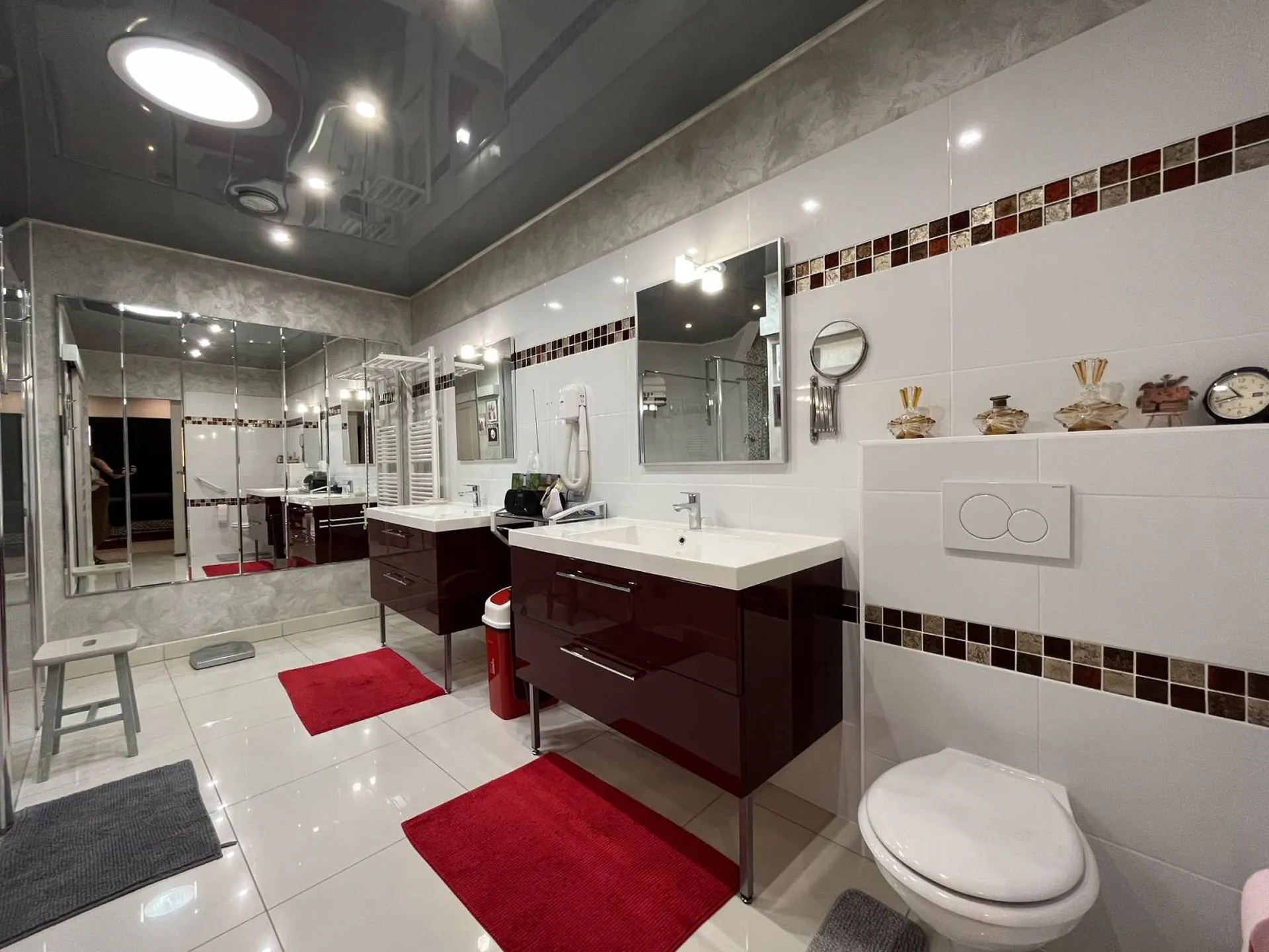 Ensemble immobilier avec ascenseur, à vendre, en centre ville de Caudebec en Caux !