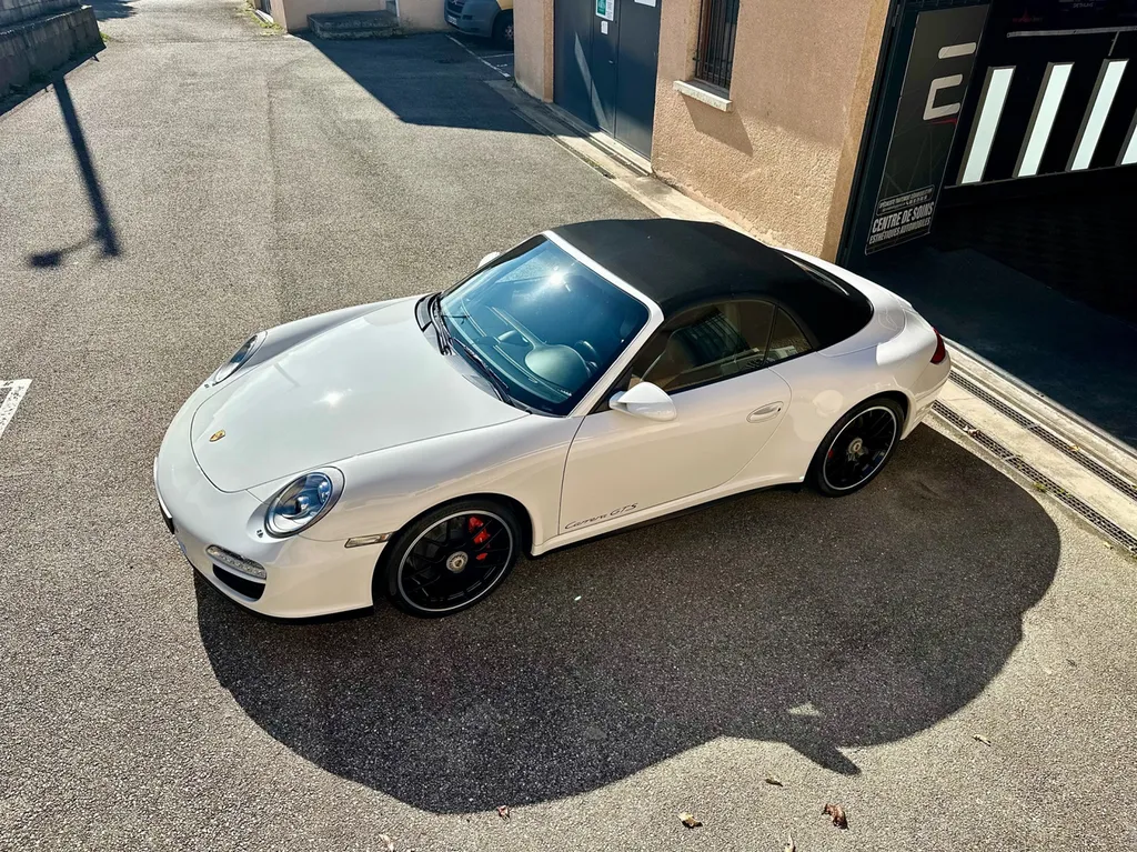 comment protéger sa voiture avec un traitement céramique sur Porsche 911 proche de lyon 