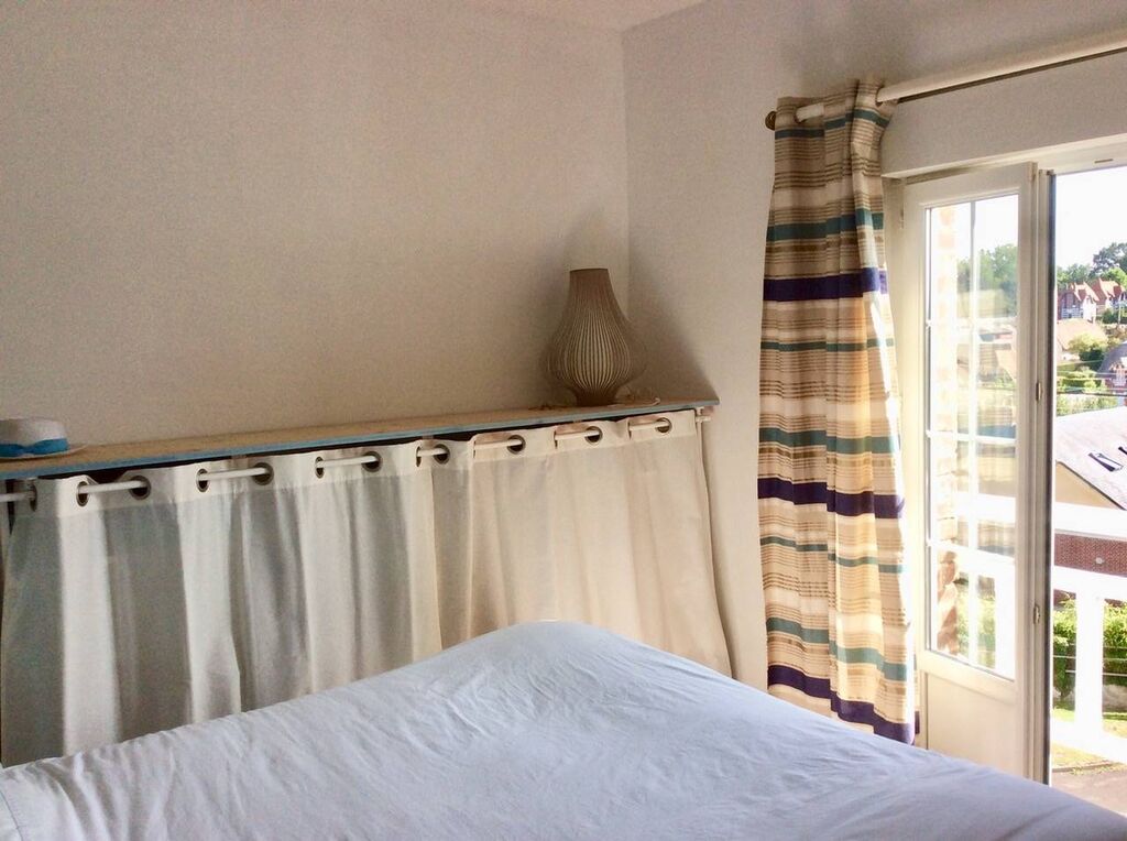 recherche maiso anglo-normande avec terrain, garage 3 chambres, mer