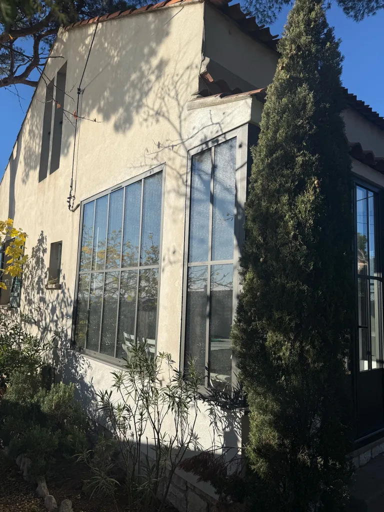 Remplacement d'une verrière par des menuiseries Kline sur la cote bleue