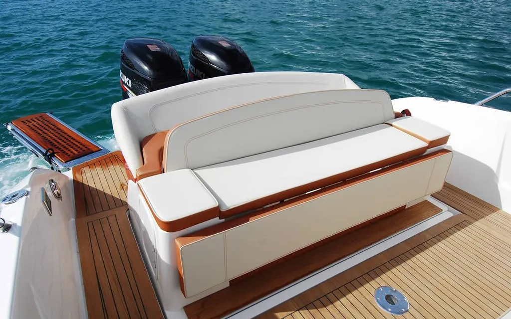 Vente de bateaux à moteur Clear La Martinique