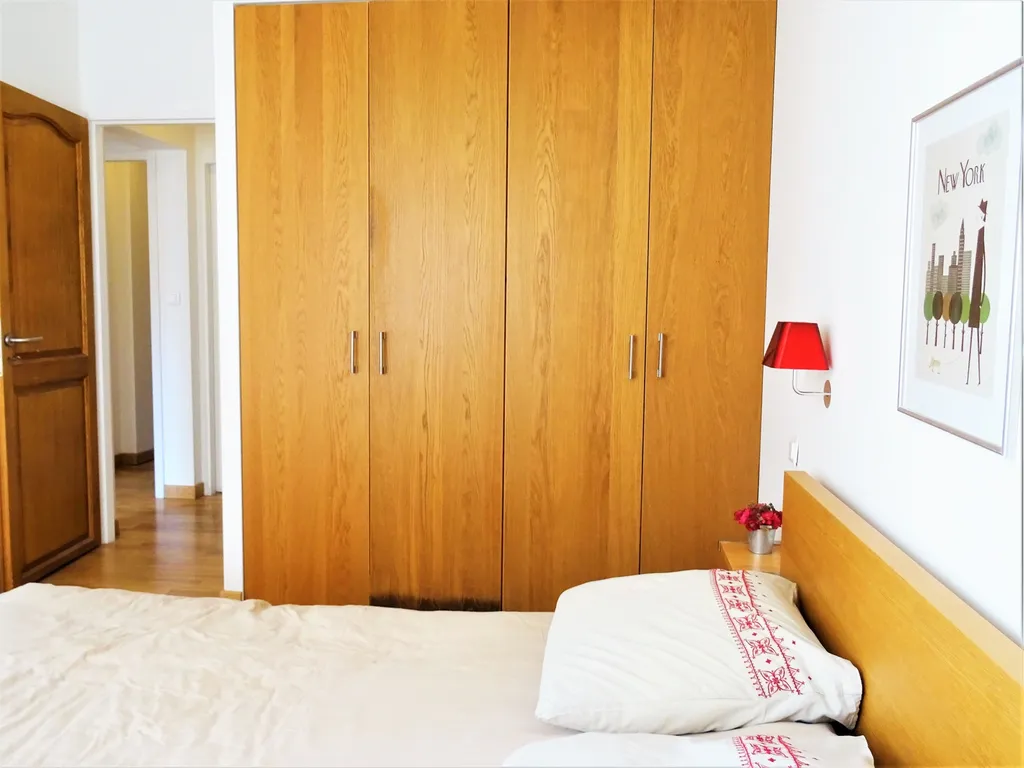 Avignon intra muros, zone piétonne, appartement de charme rénové   