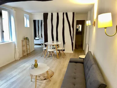 Situé au 19 rue des Carmélites à Rouen