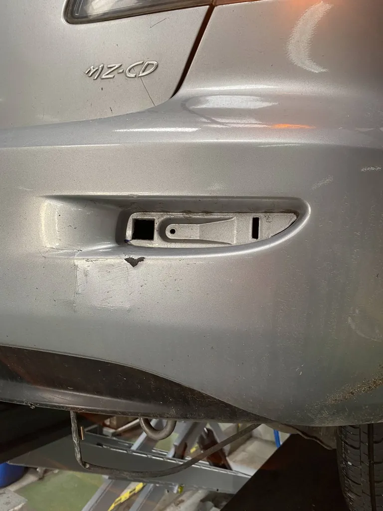 Une absence de catadioptre soumet votre voiture à contre-visite lors de son passage au contrôle technique Autosur Martigues