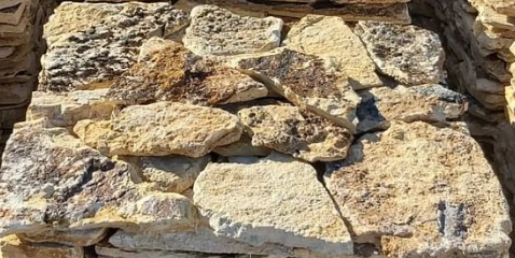 Parement en pierre d'Or et Quartzite Doré, Grossiste Pierre naturelle d'importation à Bastia en Corse