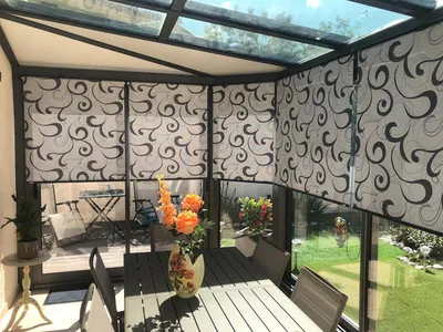 Installation de store intérieur dans une véranda près de Nîmes dans la commune de Quissac