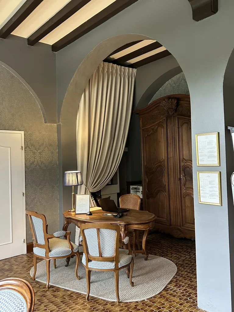 Agencement textile de l’Hôtel Château de Fontager à Serves-sur-Rhône