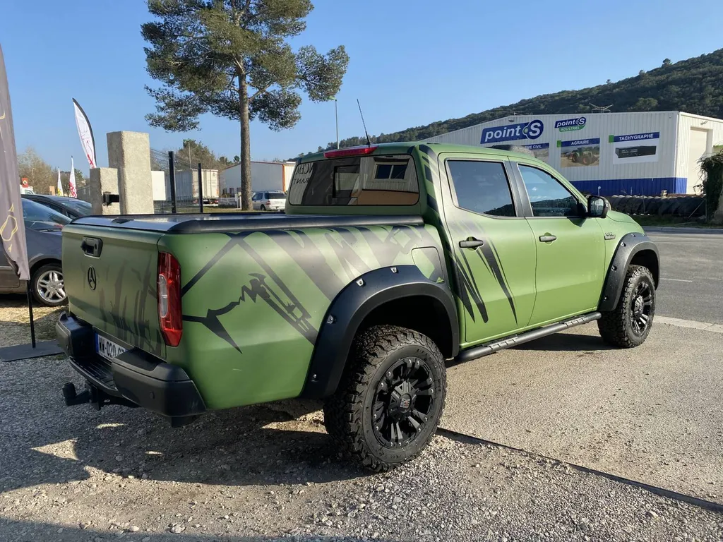Covering intégral pour pick up Mercedes x-class en vert mat à Draguignan dans le Var