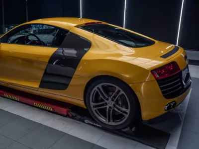 Finition impeccable pour cette Audi R8 personnalisée avec un covering professionnel à Vannes