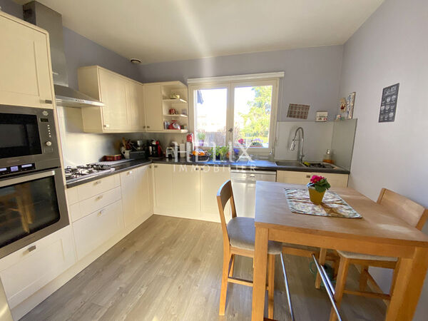 Maison 7 pièces Le Mesnil Le Roi 128 m²