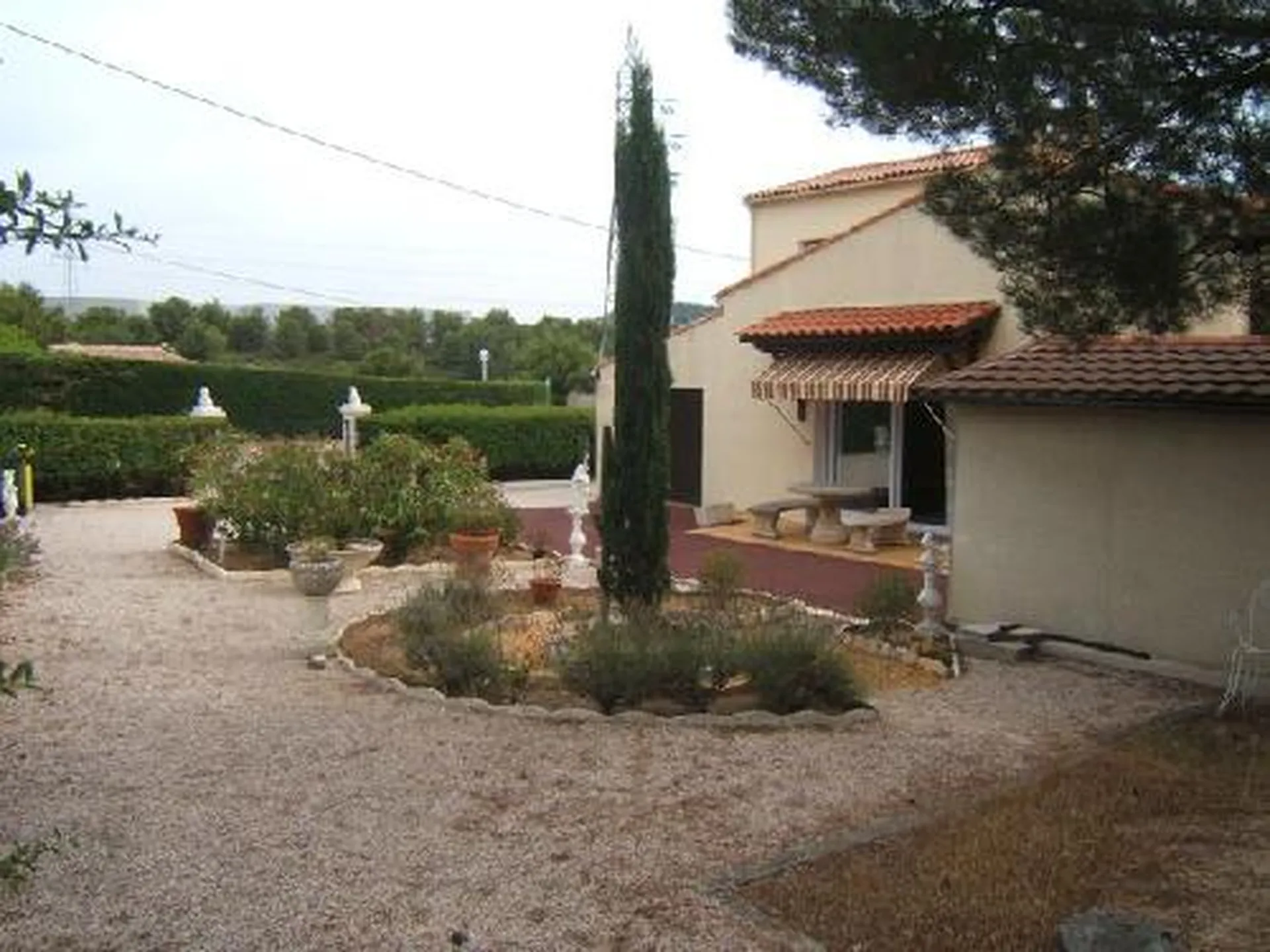 Vente villa Roquefort La Bédoule proche centre avec terrain plat