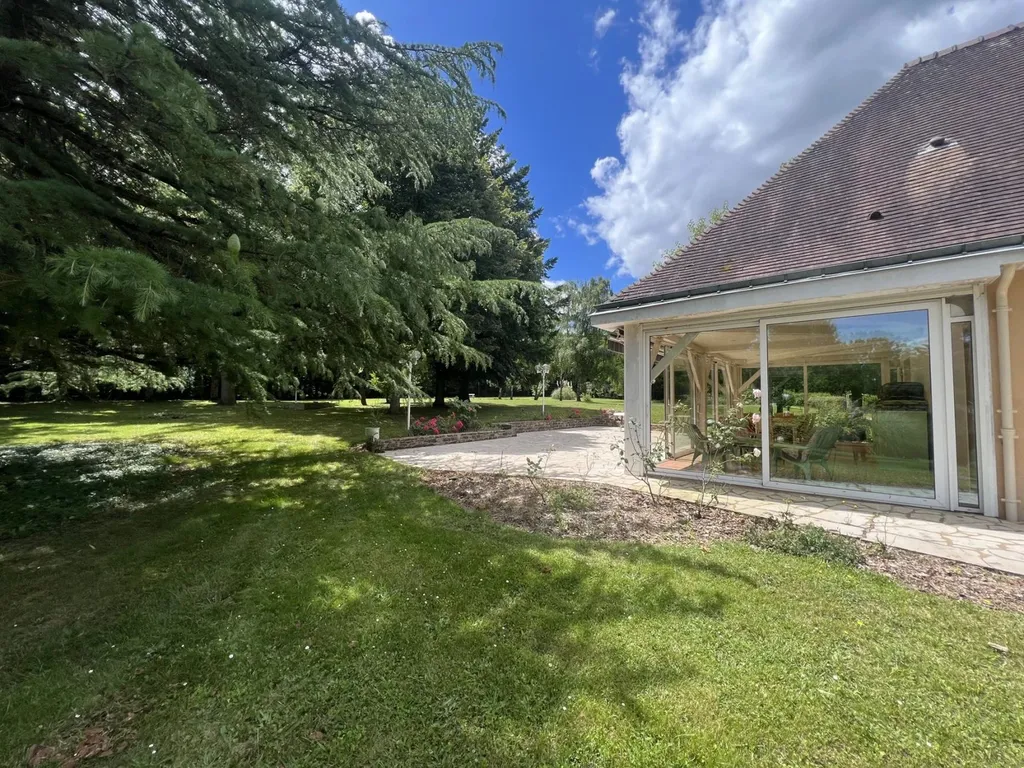 acheter une grande maison familiale avec piscine et grand terrain en sarthe à 20 km du mans