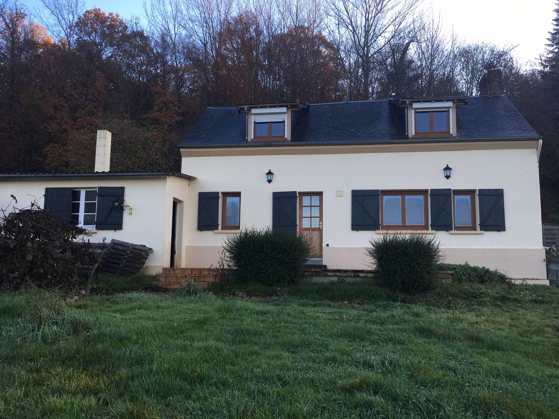 A découvrir charmante maison de village proche des commodités ayant une magnifique vue sur la vallée région Lisieux 14