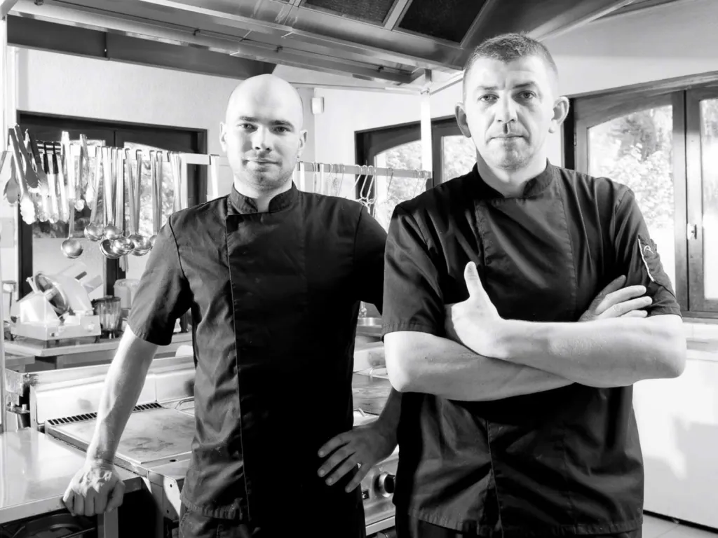 restaurant portrait du chef et du second en noir et blanc