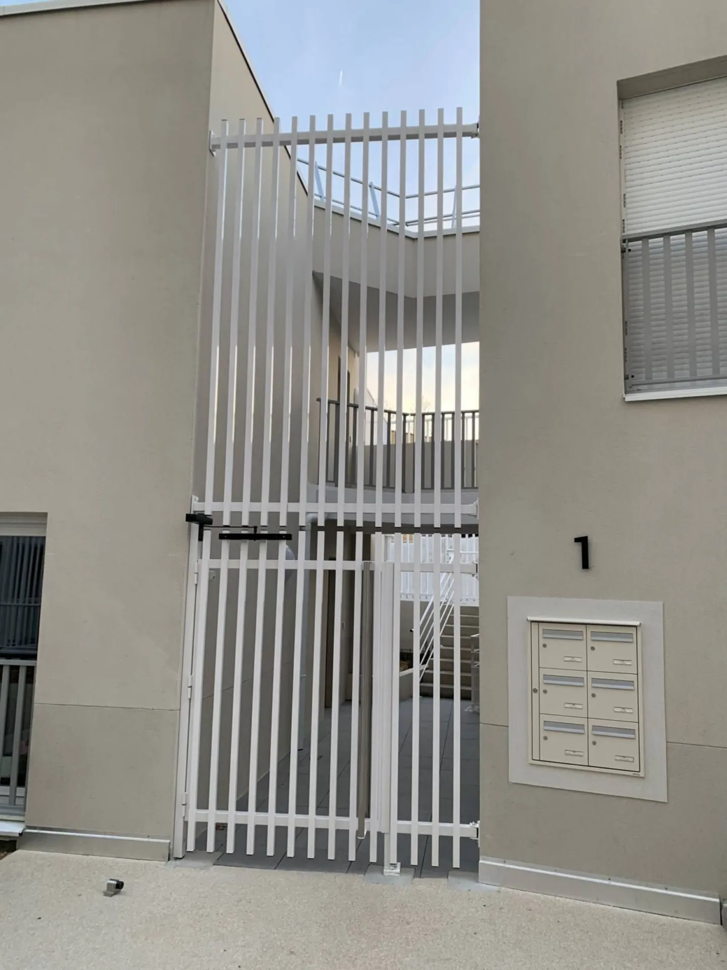 Thermolaquage des menuiseries et ferronneries de la résidence le Quatuor à Aix en Provence