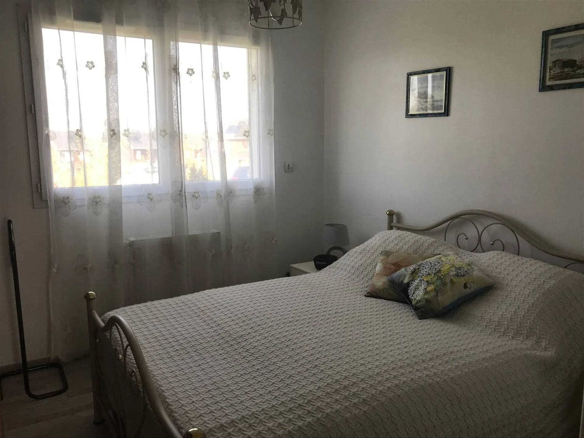 EXCLUSIVITE ! Pavillon de 2016, de plain pied, en excellent état à Saint Arnoult