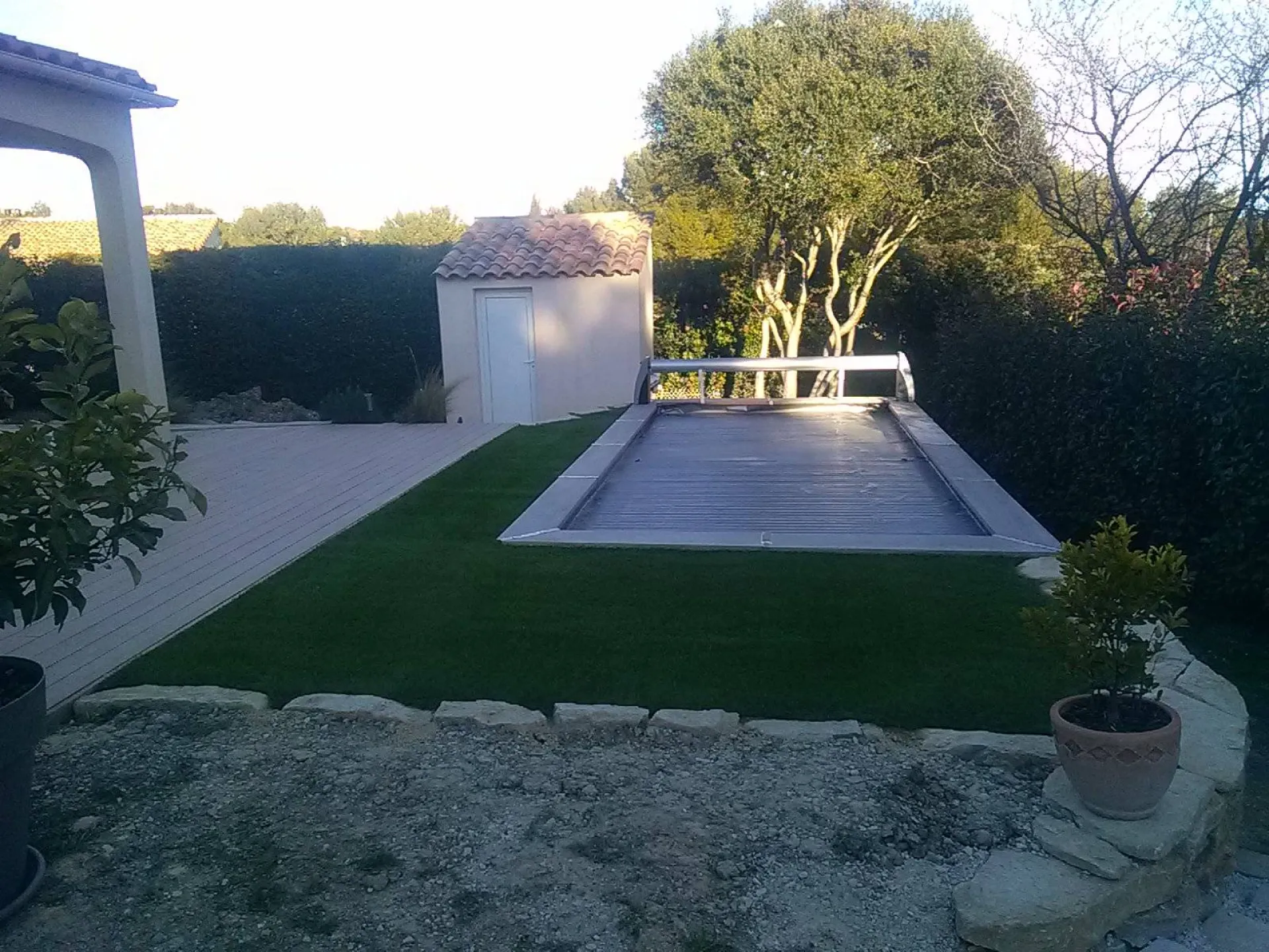 Aménagement autour d une piscine à Rognac