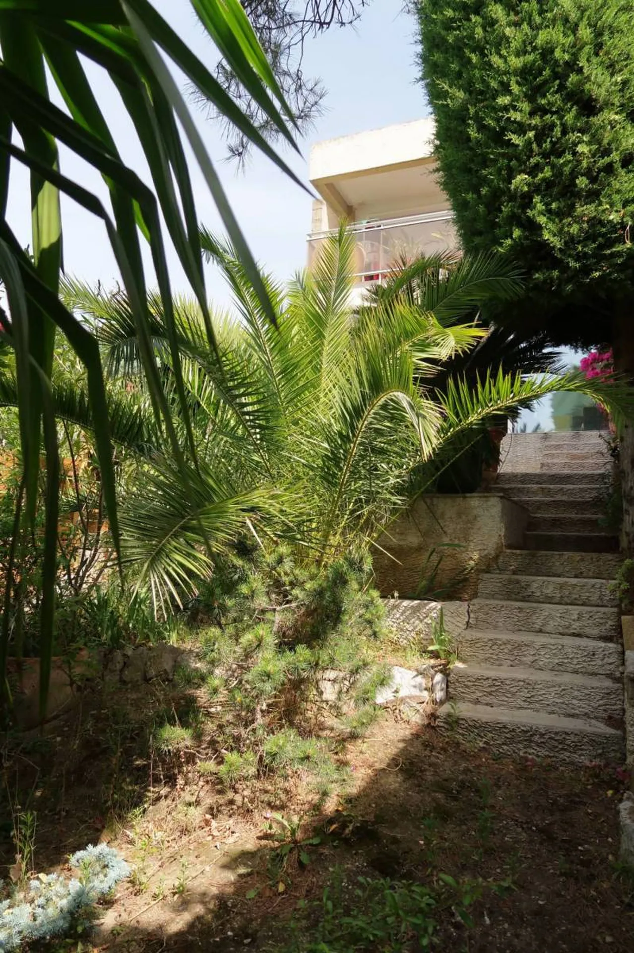 Maison mitoyenne T4 Cassis à proximité immédiate du port avec terrasse vue mer et parking 