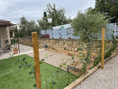 Aménagement d'un jardin en pente aux Angles