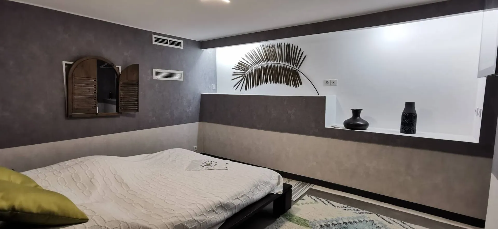 Cassis -   maison individuelle rénovée & climatisée avec terrasse vue mer, piscine et garage