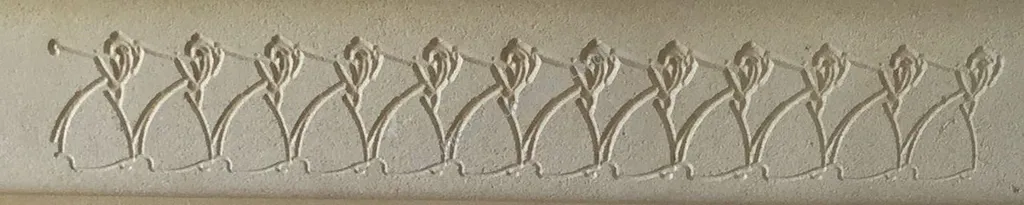 Cheminée provençale en pierre blanche d'Estafilades avec un foyer TOTEM