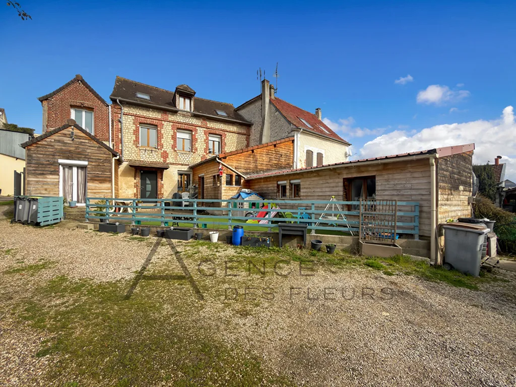 À vendre, maison de brique de 120m² sur un terrain de 600m² situé à Saint-Aubin-les-Elbeuf 76410
