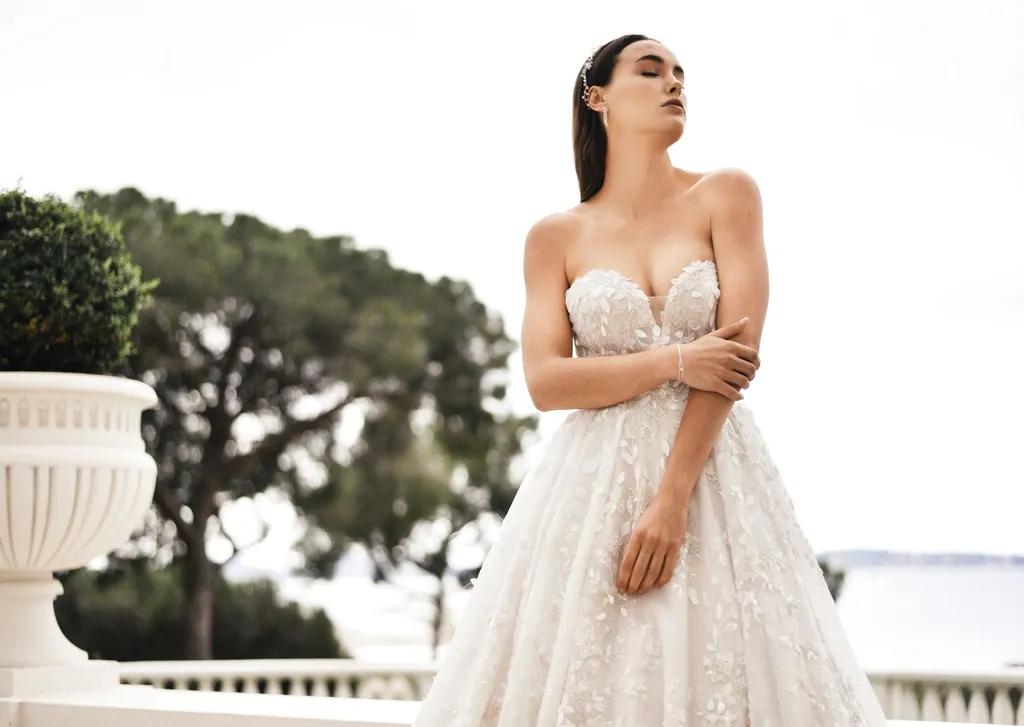 Pourquoi venir essayer votre robe de mariée à Marseille depuis Aix en Provence ou Aubagne pour bénéficier de notre expertise unique en couture