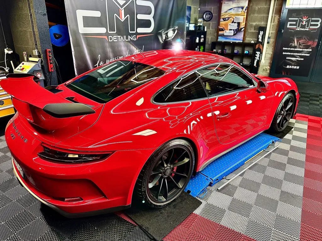 centre de DETAILING Lyon protection céramique film de protection PPF Porsche GT3