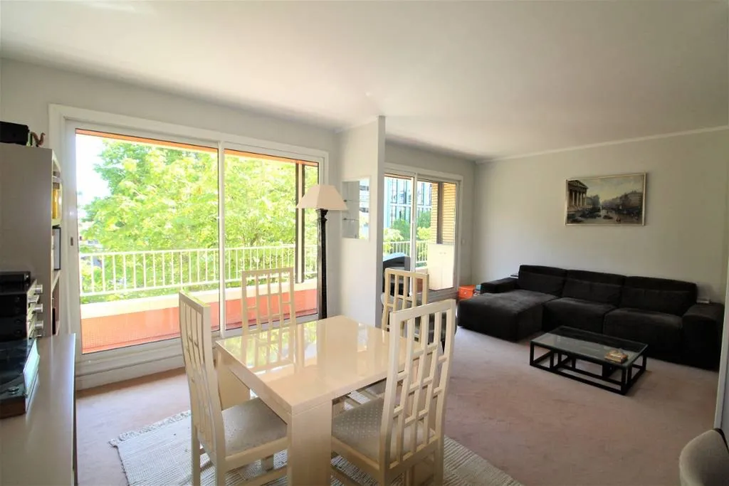 A vendre 2/3 pièces plan en étoile Paris 75017