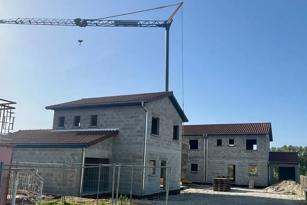 Maitrise d'oeuvre pour coordonner maçon, charpentier, plombier ,électricien à Saint Jean de Bournay par AEDIFIA Géomètres-Experts